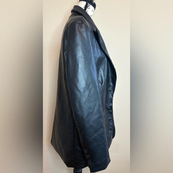 Women's Black vegan Leather Blazer see measurements no size tag - Picture 5 of 9